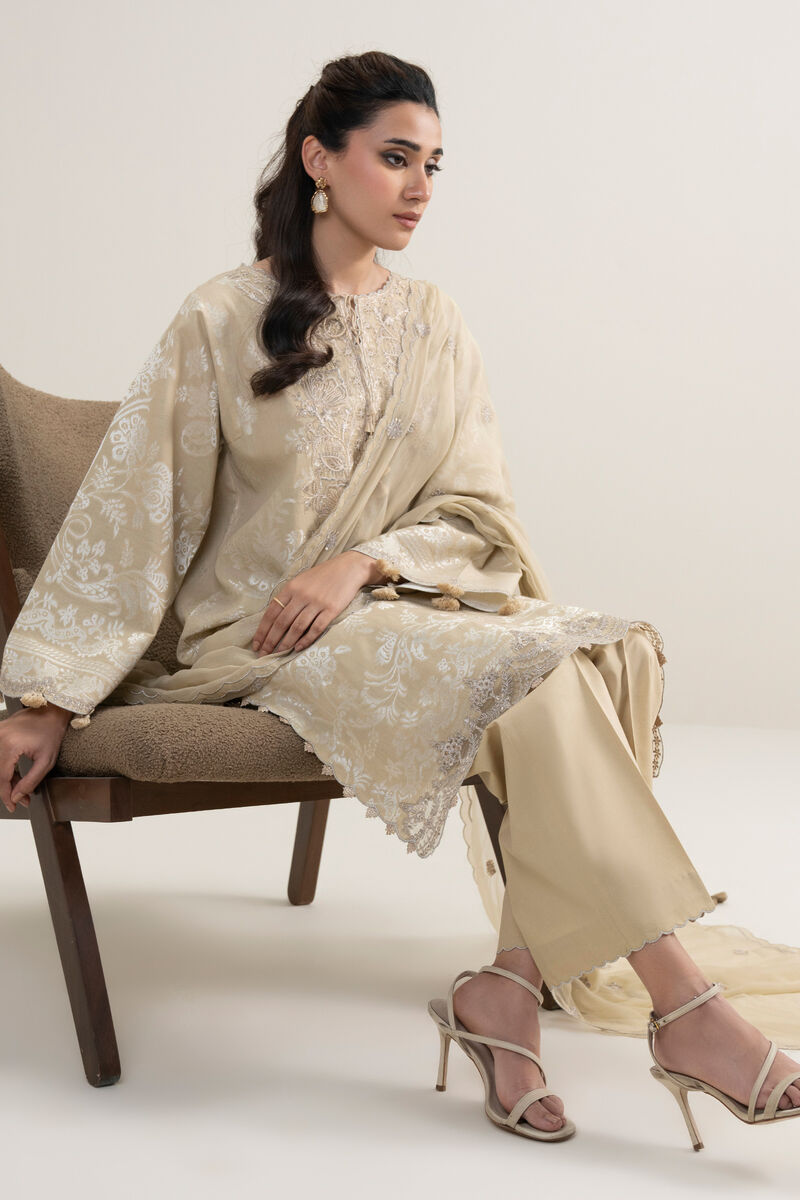 3 Piece - Embroidered Jacquard Suit