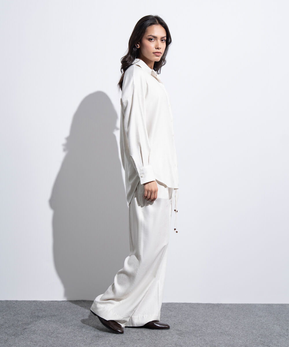 Women's Western Off-white Straight Fit Trousers With Crochet Belt