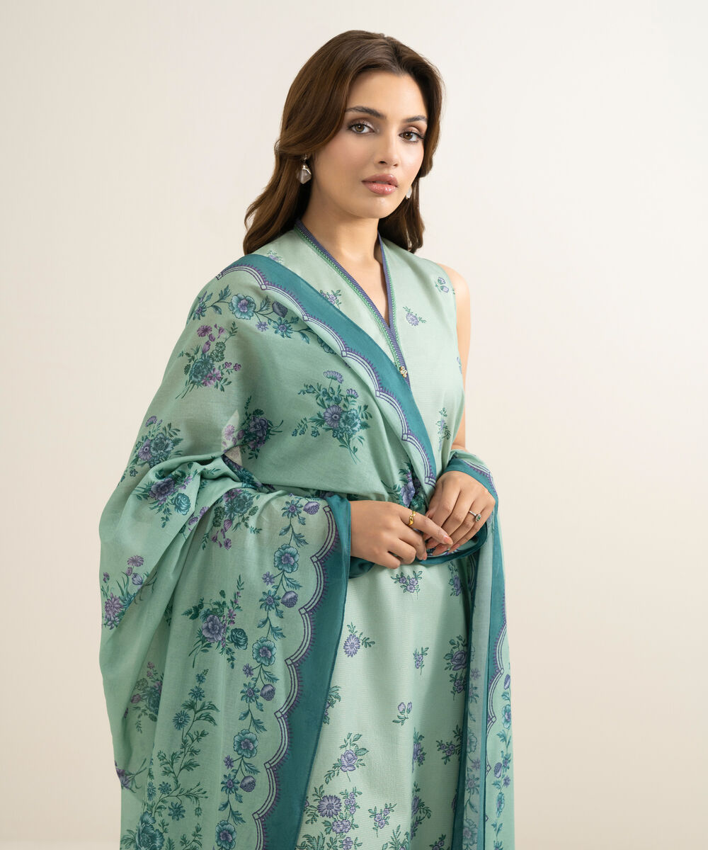 Women's Unstitched Zari Lawn Printed Green 3 Piece Suit
