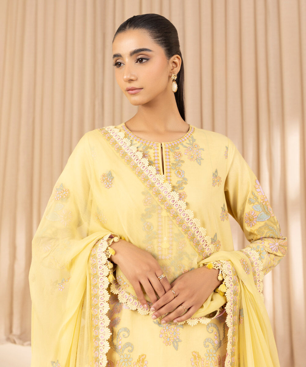 Rs 5000 Sapphire Stitched 3pc main image 0