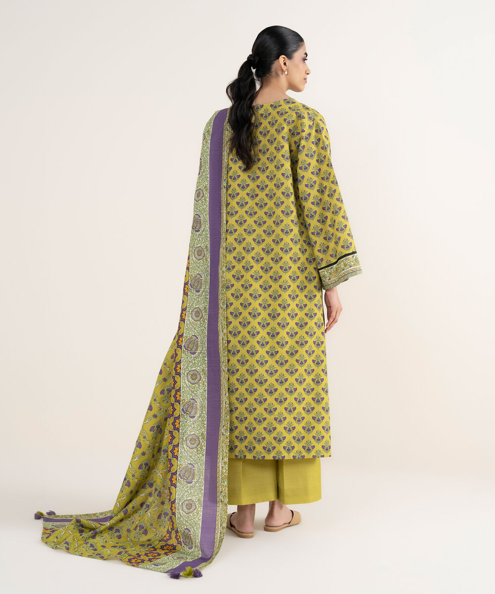 Women's Unstitched Printed Khaddar Multi 3 Piece Suit