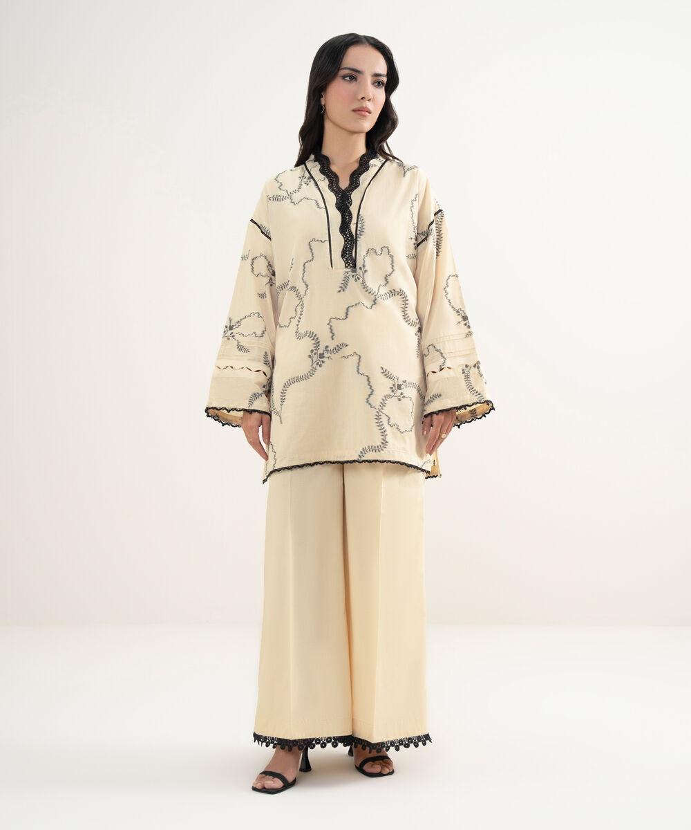 Women's RTW Extra Weft Jacquard Solid Off White 2 Piece Suit