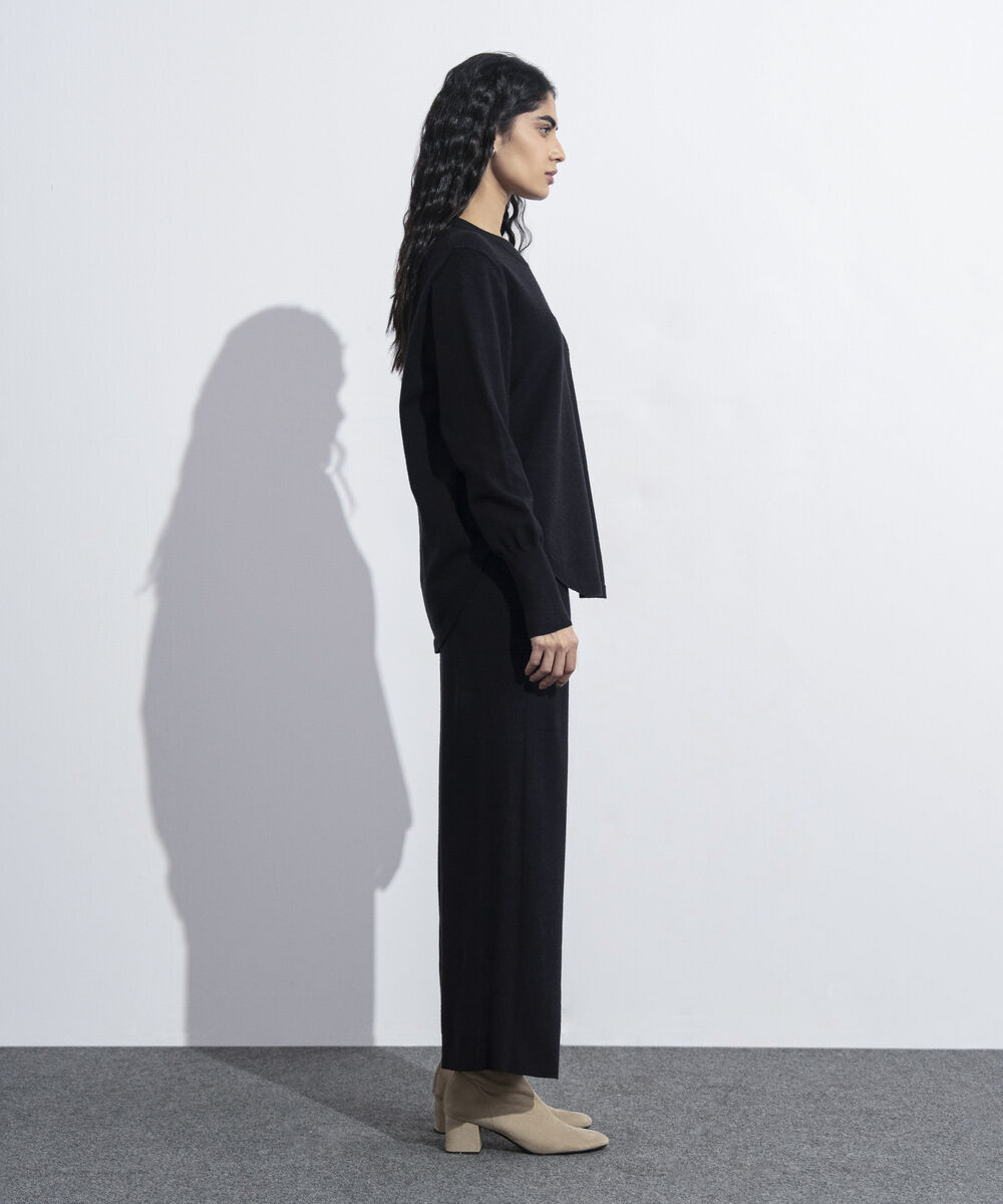 Women's Western Wear Black Knit Sweater With Round Hem