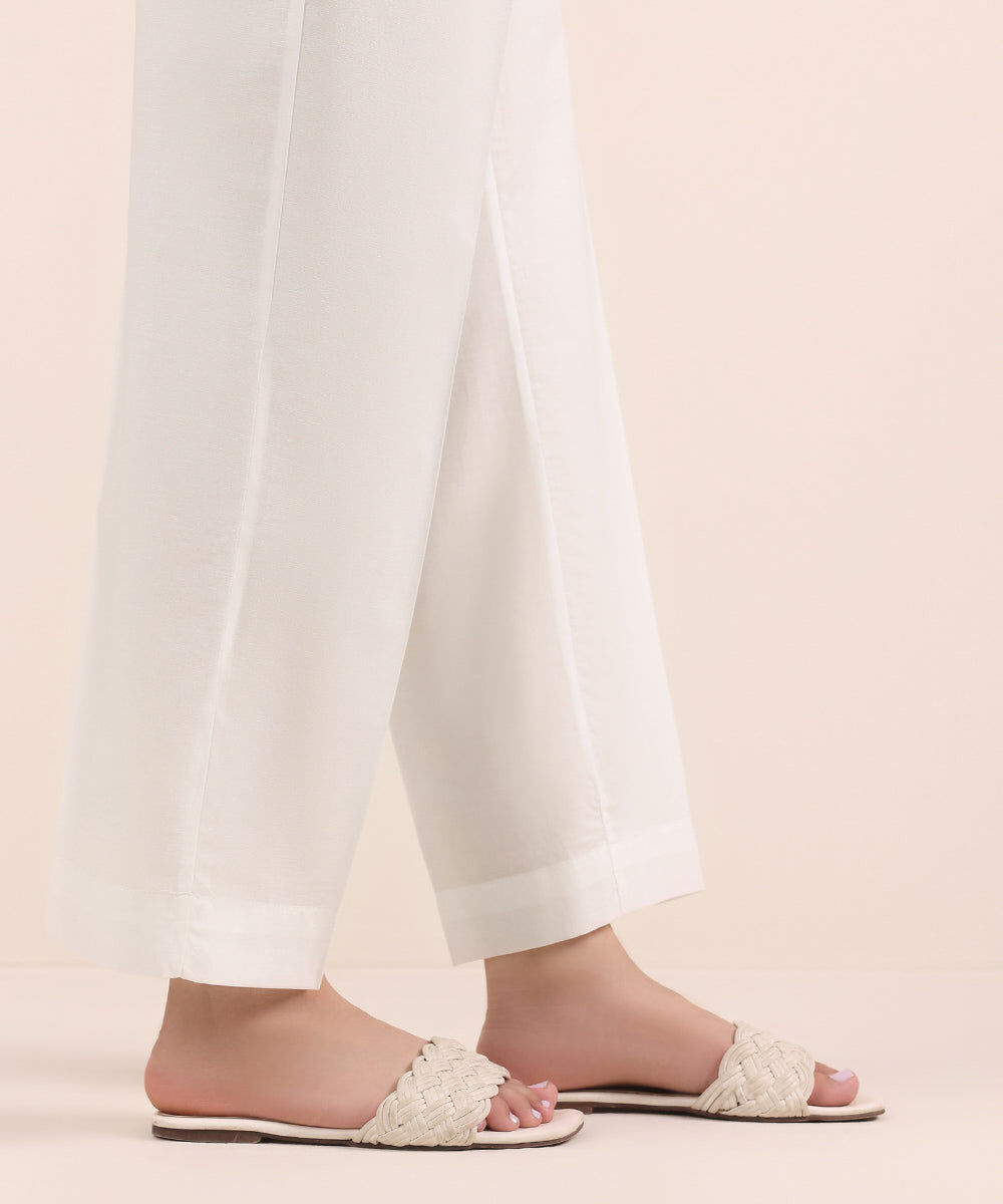 Woman - Off White Solid Cambric Straight Pants