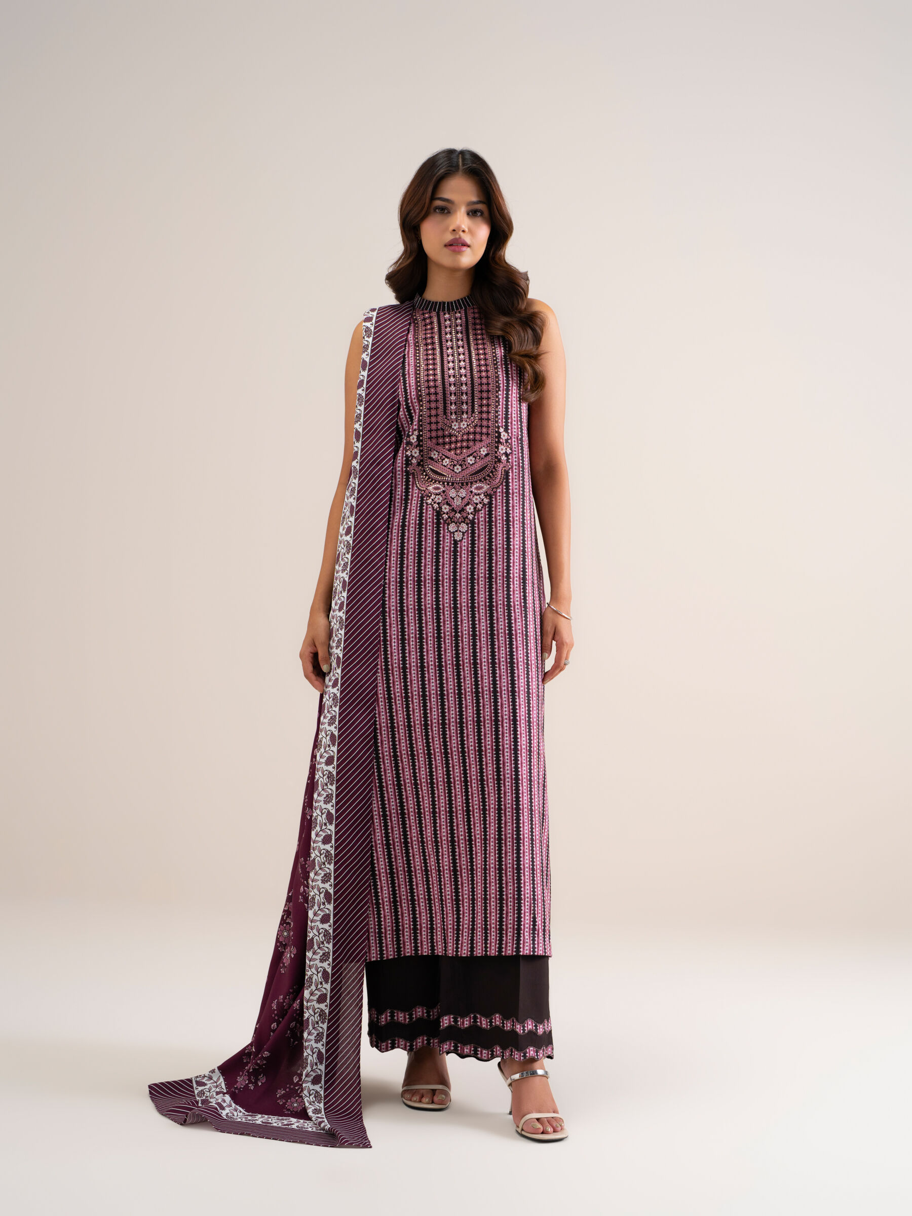 Retail Price: 5590/-PKR