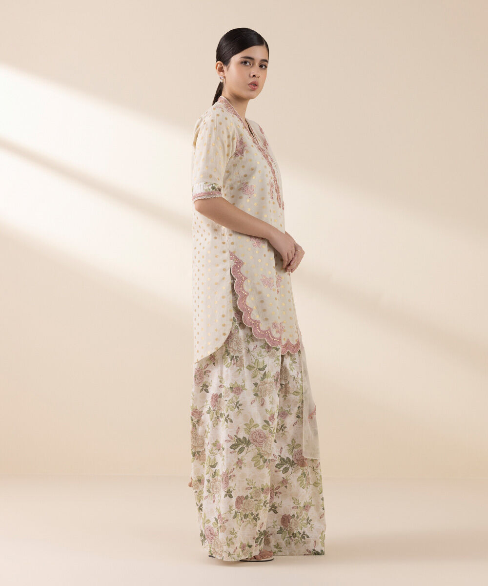 Unstitched Women's Off White Jacquard Embroidered 3 Piece Suit