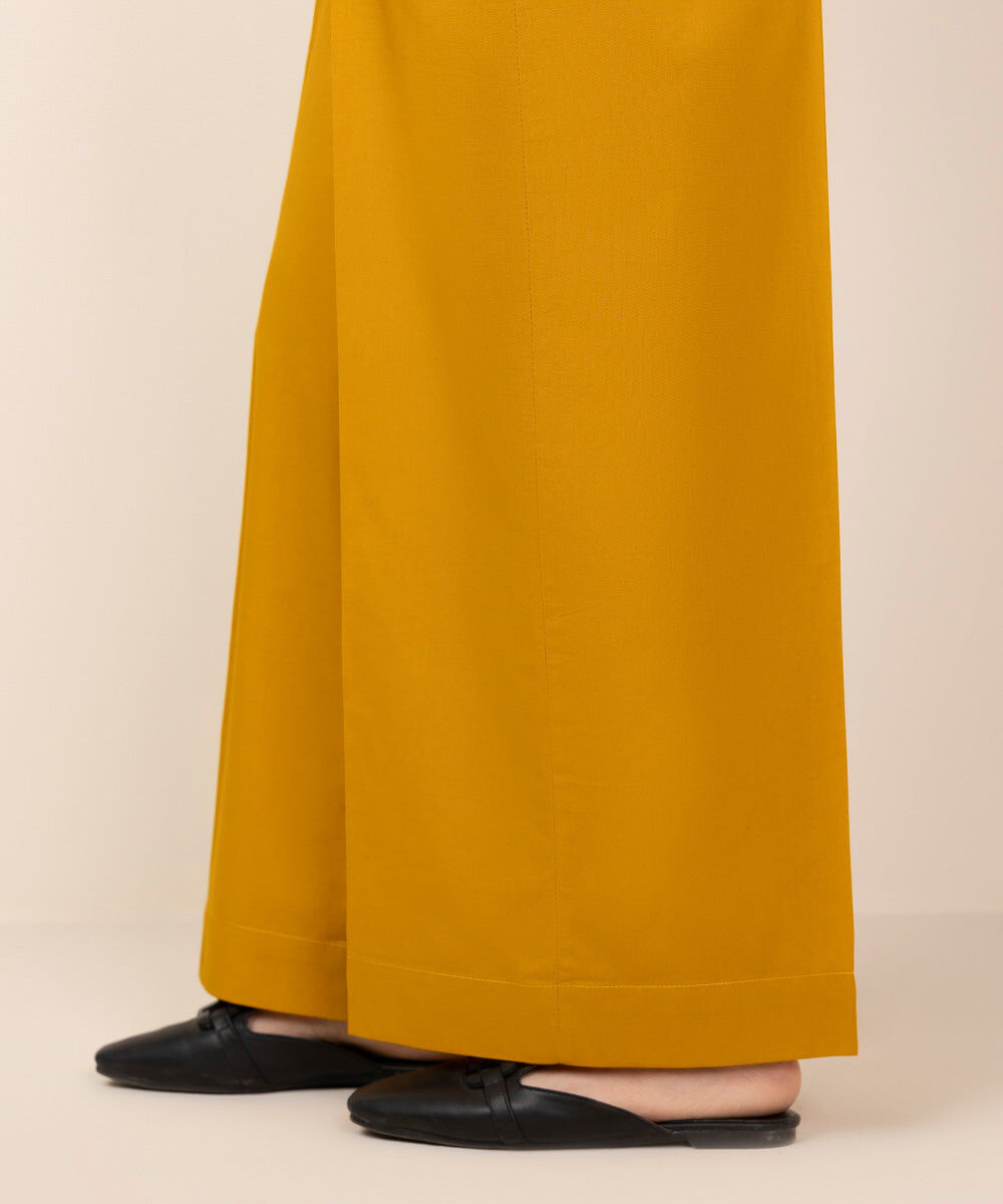 Woman - Yellow Solid Cambric Culottes