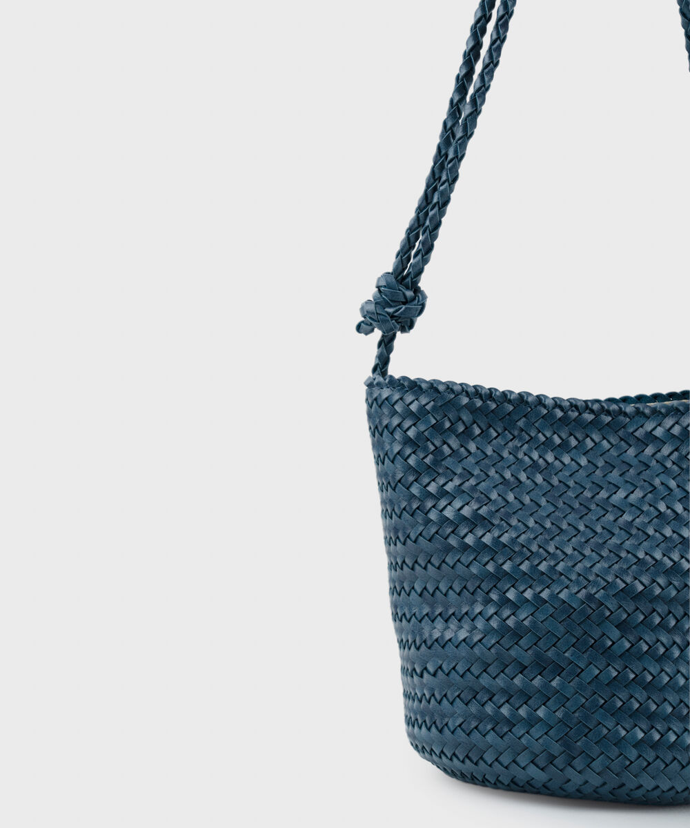 Women's Blue Shoulder Bag With Magnetic Clasp Clouser.
