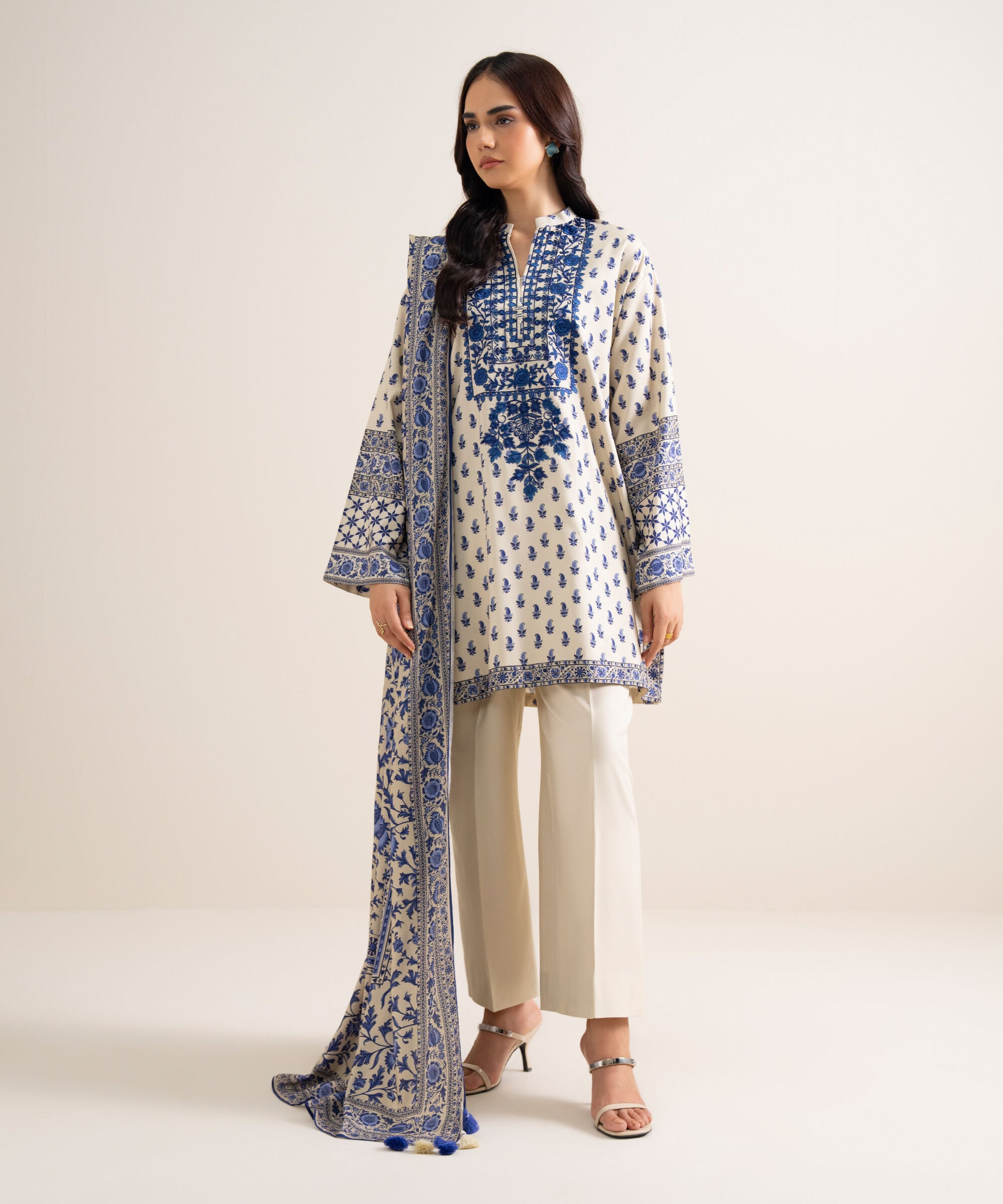 Retail Price: 5590/-PKR