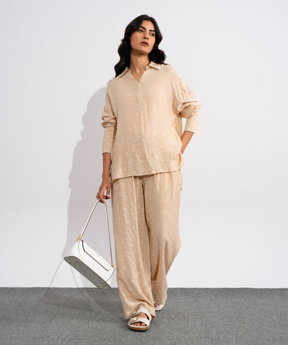 Women's Beige Textured Pleated Trouser