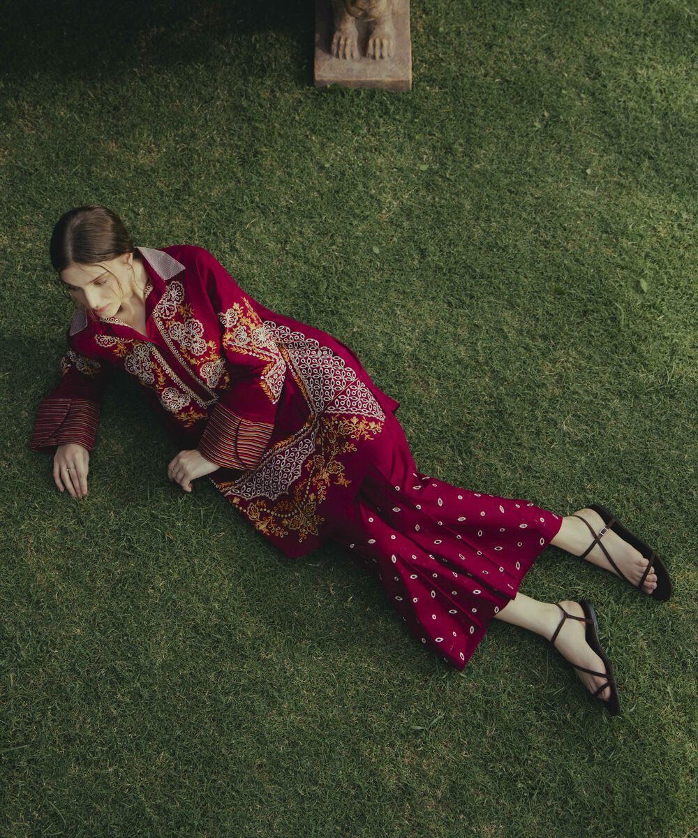 Women's RTW Cross Hatch Maroon Embroidered Boxy Shirt