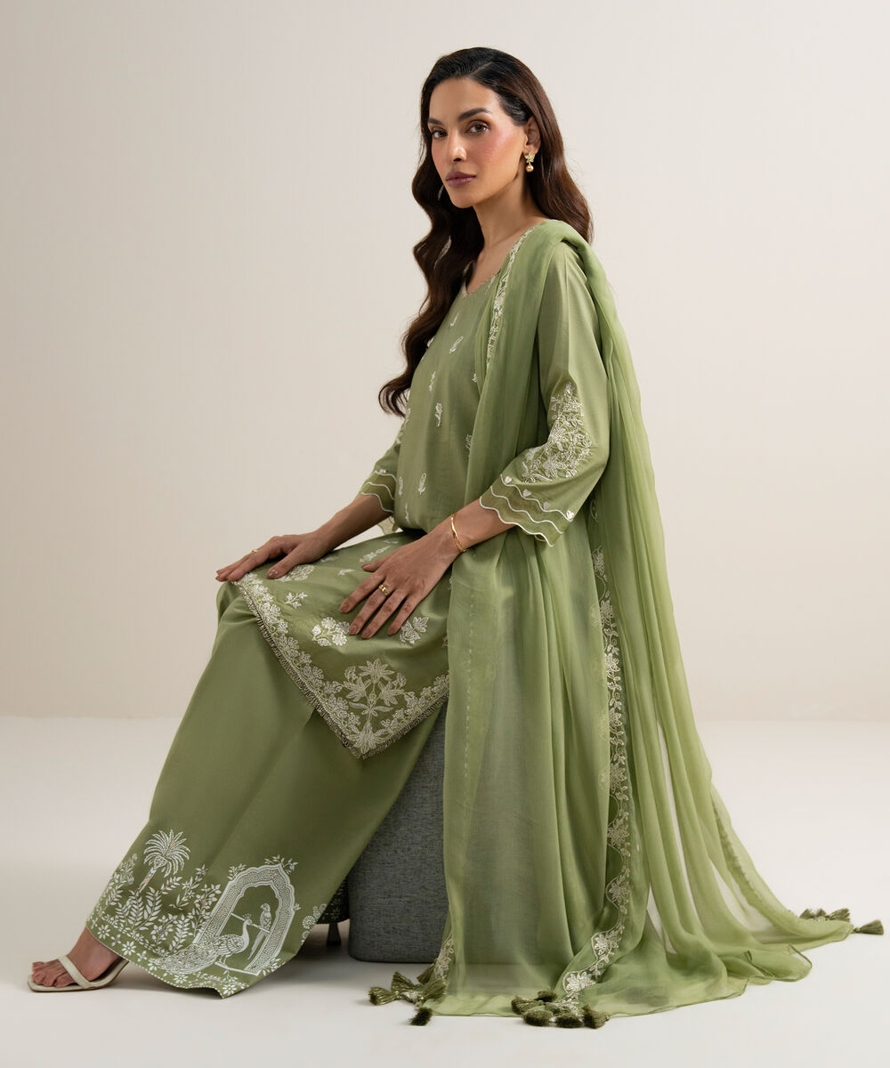 Women's Unstitched Lawn Embroidered Green 3 Piece Suit