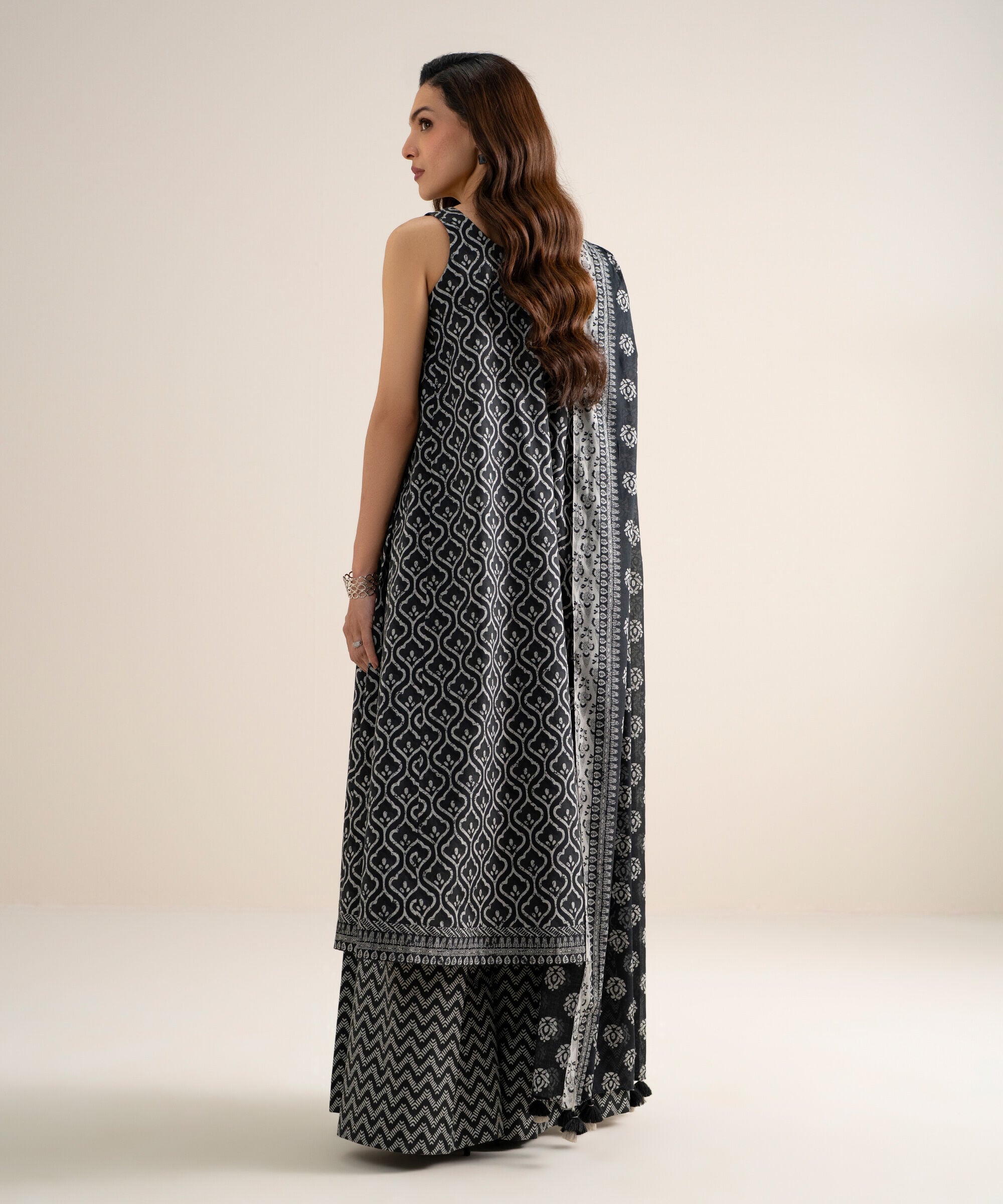 Unstitched 3 PC 3PDYS26V7117
