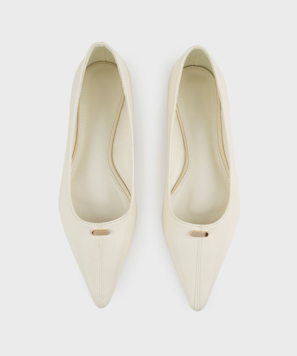 Women's Off White Pointed Toe Pumps