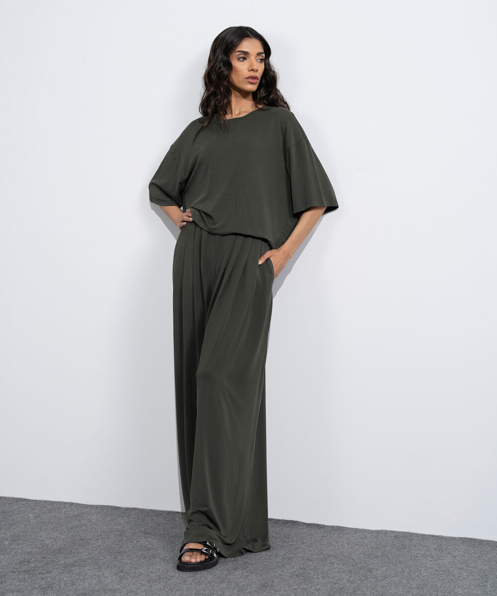 Women's Grey Flowing Short Body T-Shirt