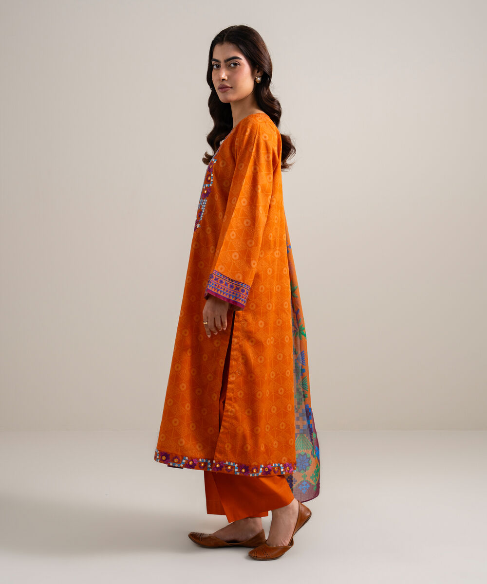 Women's Unstitched Lawn Embroidered Green 3 Piece Suit