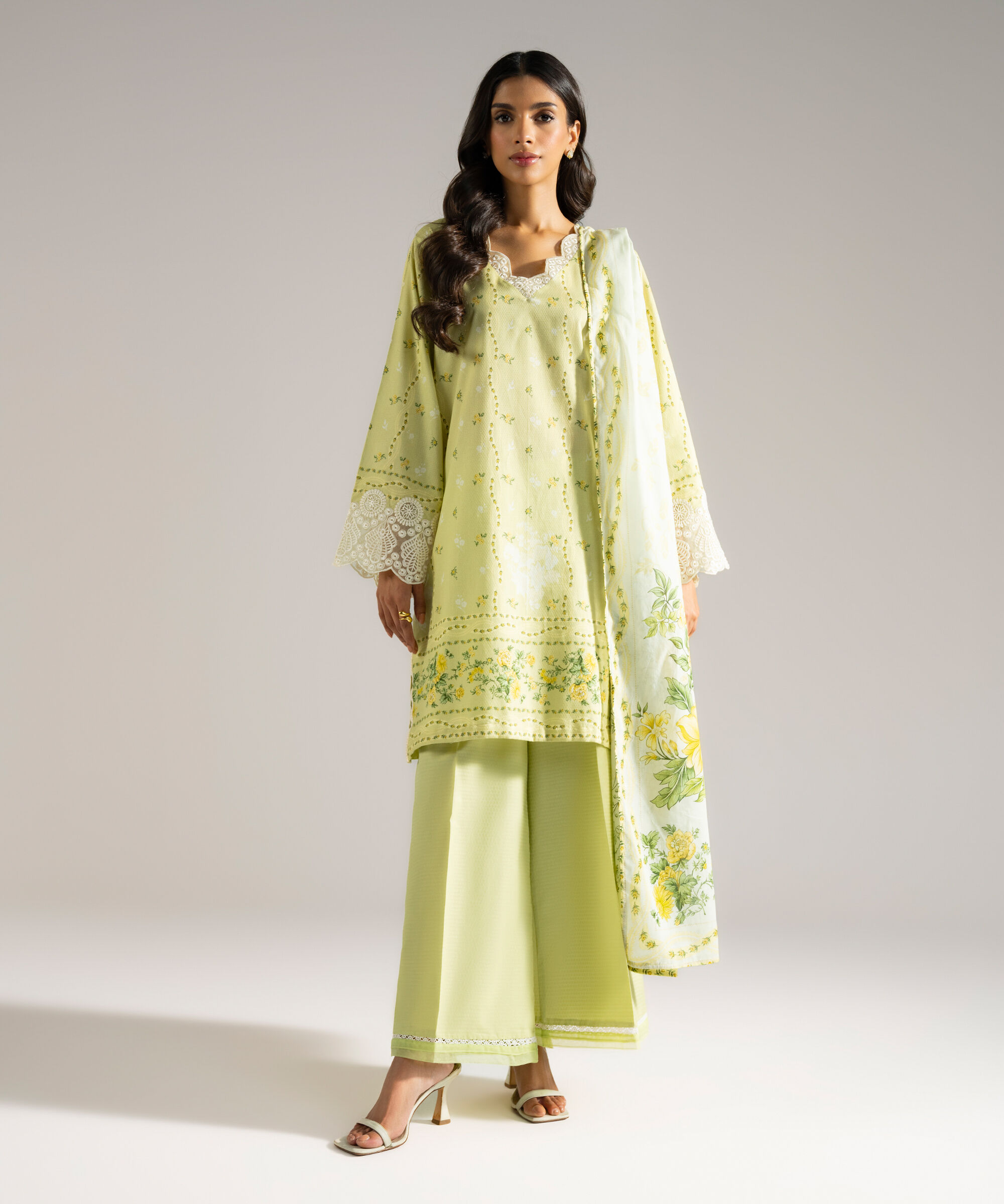Retail Price: 2290/-PKR