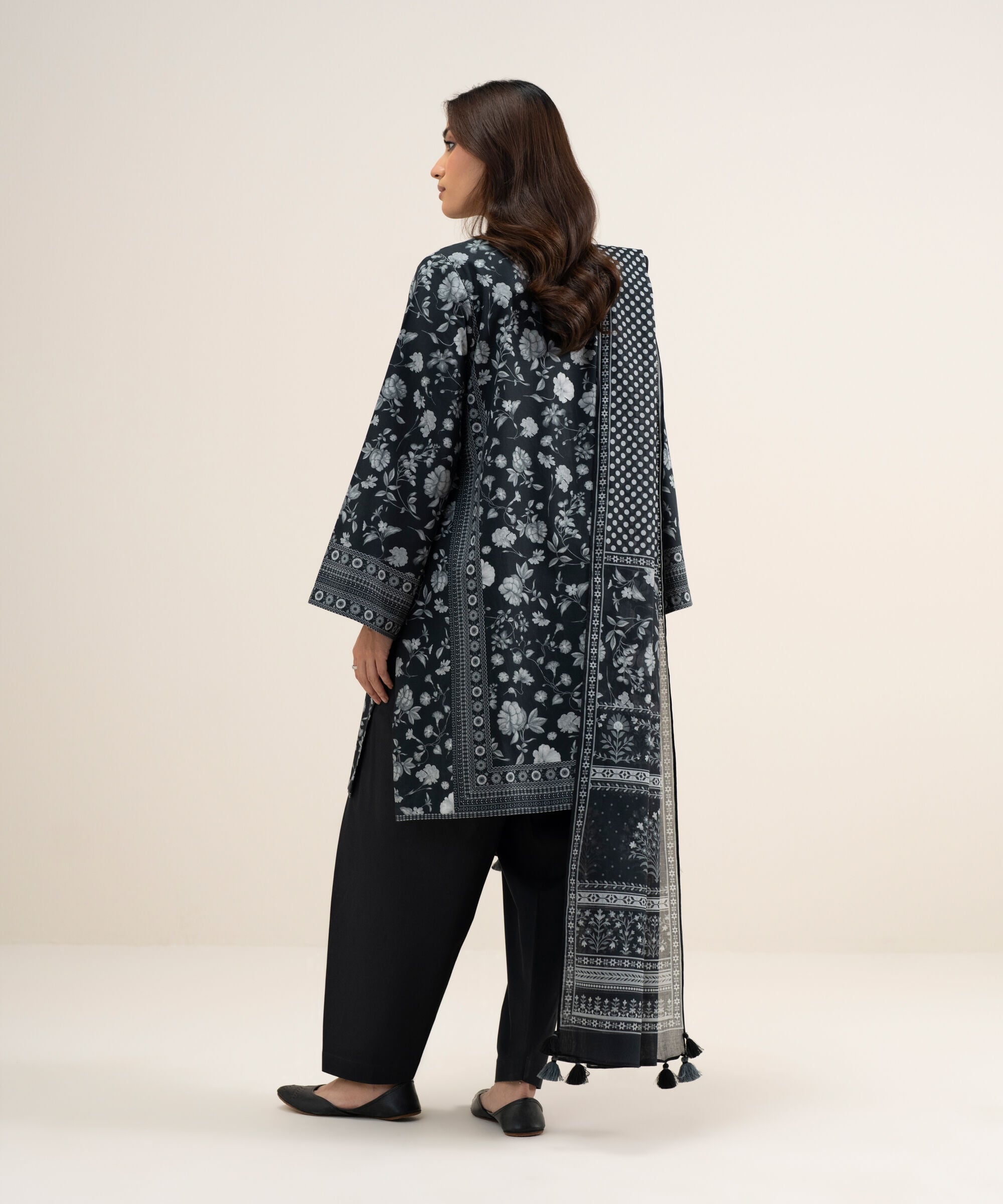 Unstitched 3 PC U3PDDS26V558