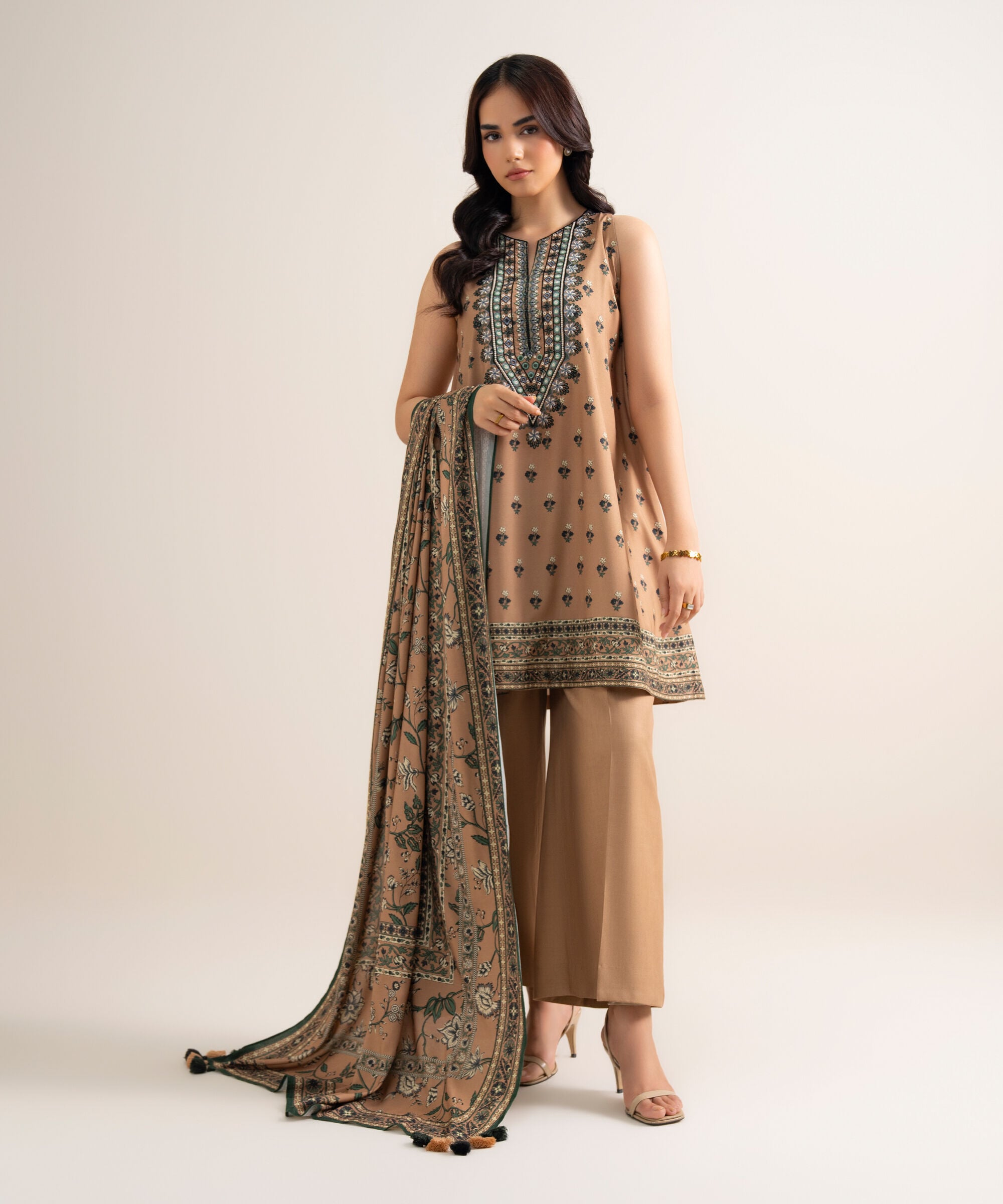Retail Price: 5590/-PKR