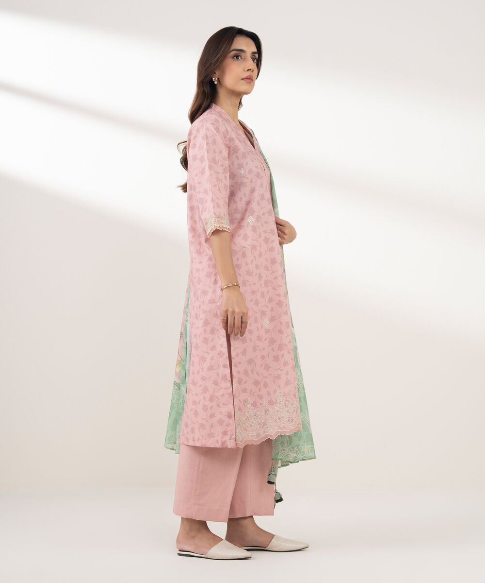 Women's Unstitched Zari Lawn Embroidered Pink 3 Piece Suit