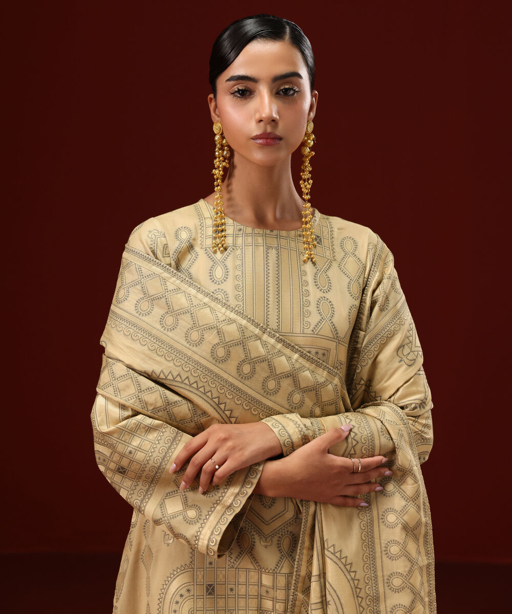 Women's RTW Extra Weft Jacquard Golden Solid A-Line Shirt