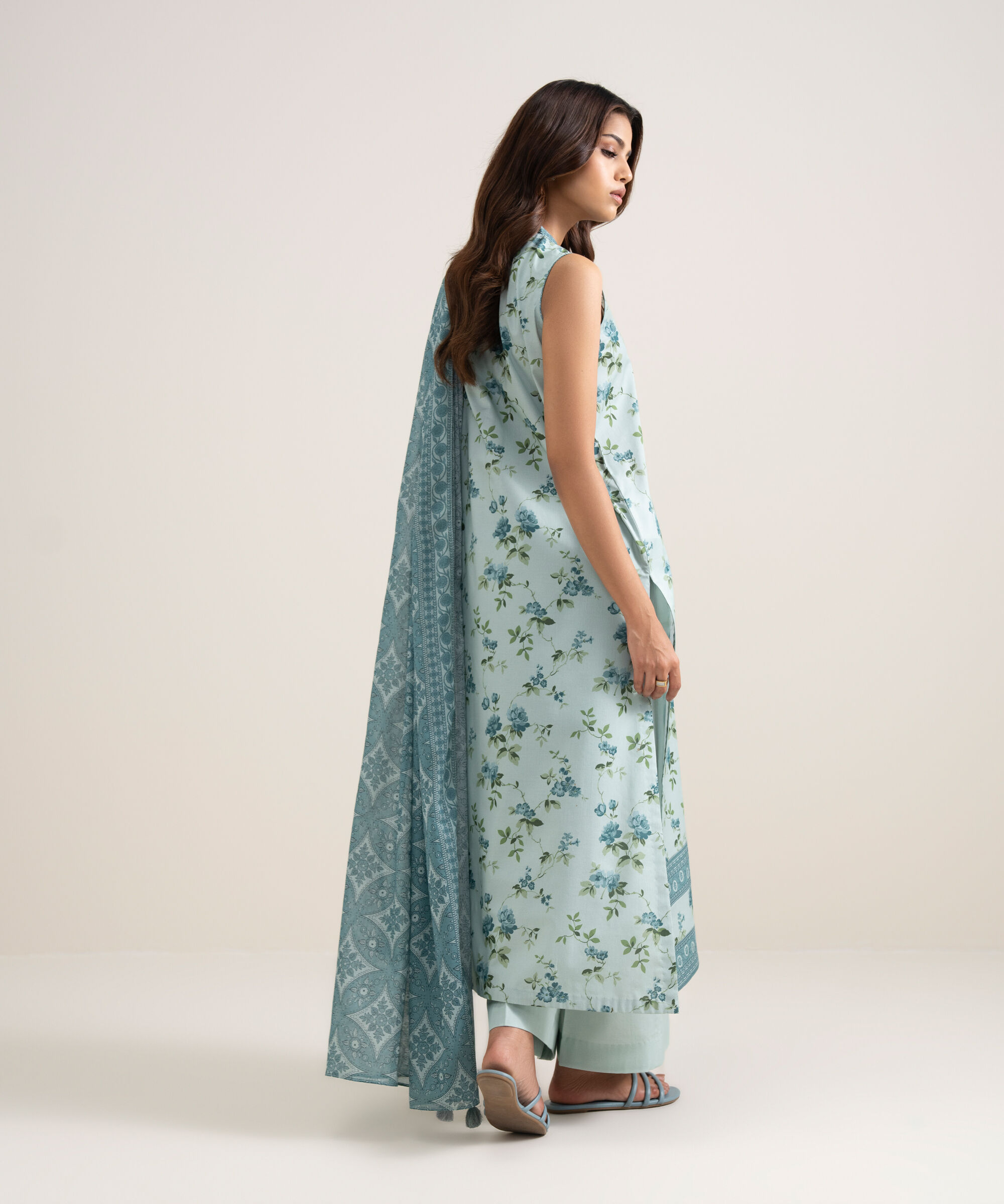 Unstitched 3 PC U3PDDS26V561