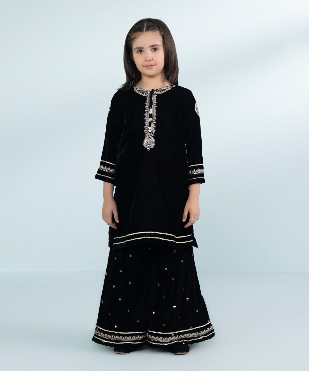 2 Piece - Embroidered Velvet Suit