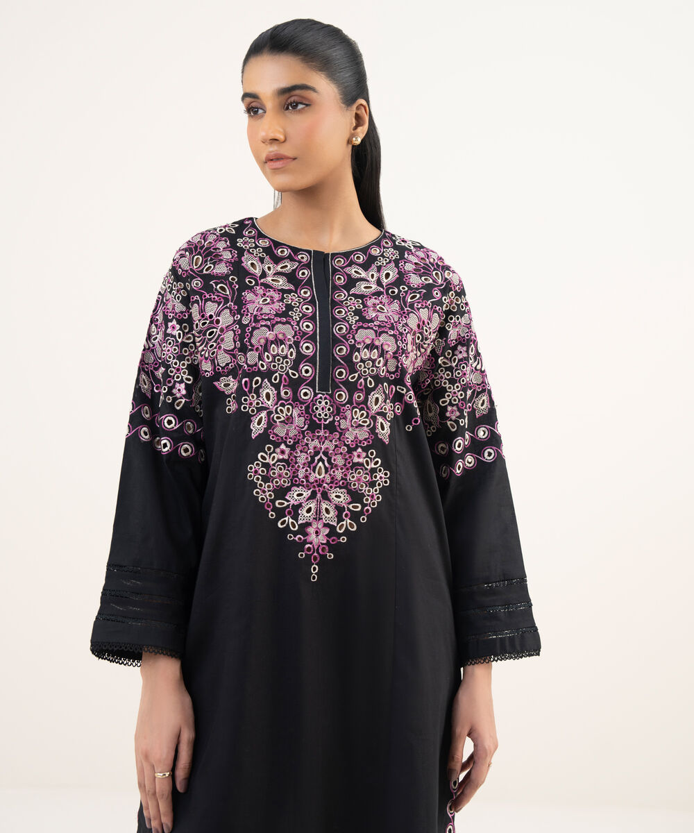 Women's RTW Cross Hatch Black Embroidered A-Line Shirt