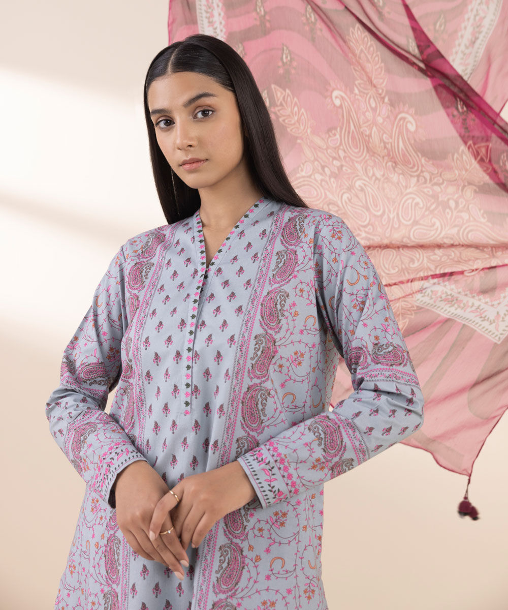 0U3PDF25V136 Unstitched 3 PC 0U3PDF25V136