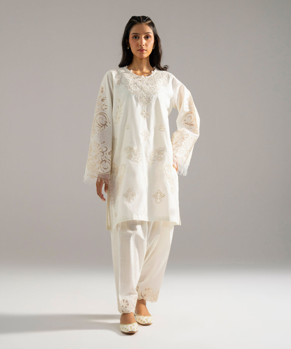 Women's RTW Cross Hatch Solid Embroidered White 2 Piece Suit