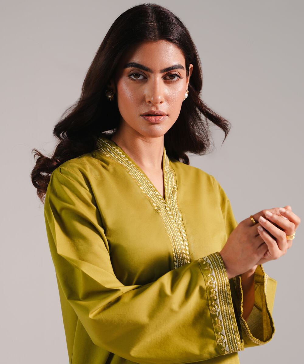Women's RTW Slub Lawn Embroidered Green 2 Piece Suit