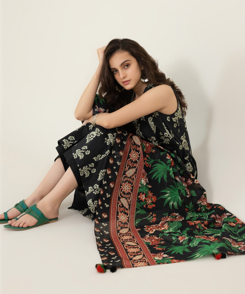 Unstitched Lawn 00U2DDY23V46 Sapphire PK