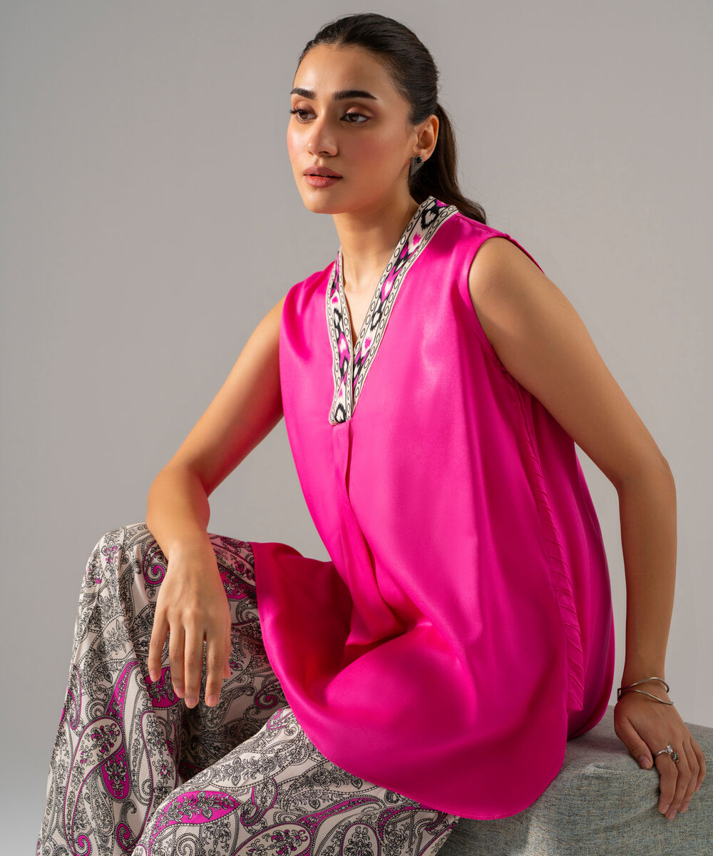 Women's RTW Bedford Solid Pink Straight Shirt