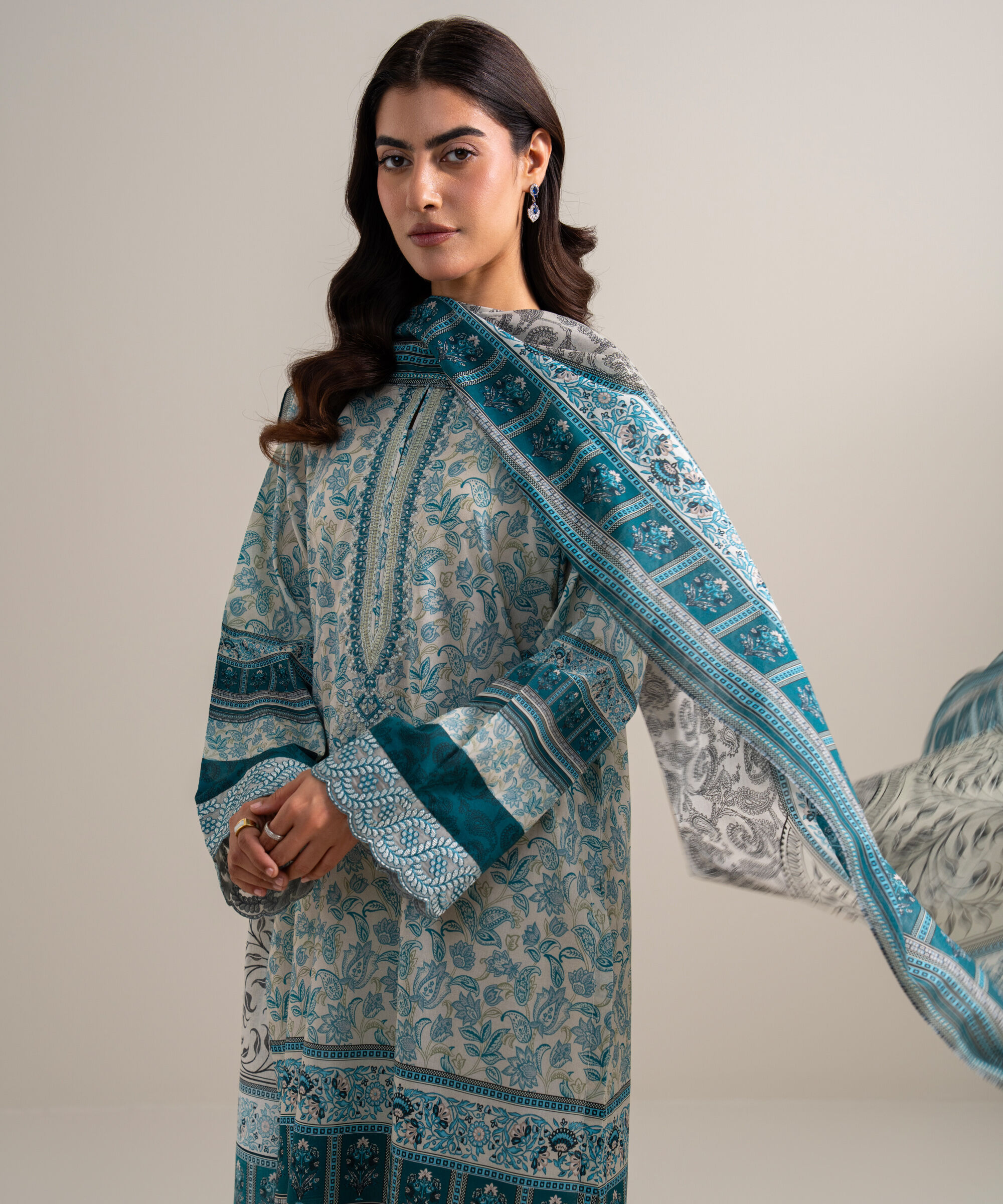 Unstitched 3 PC U3PDDS26V697