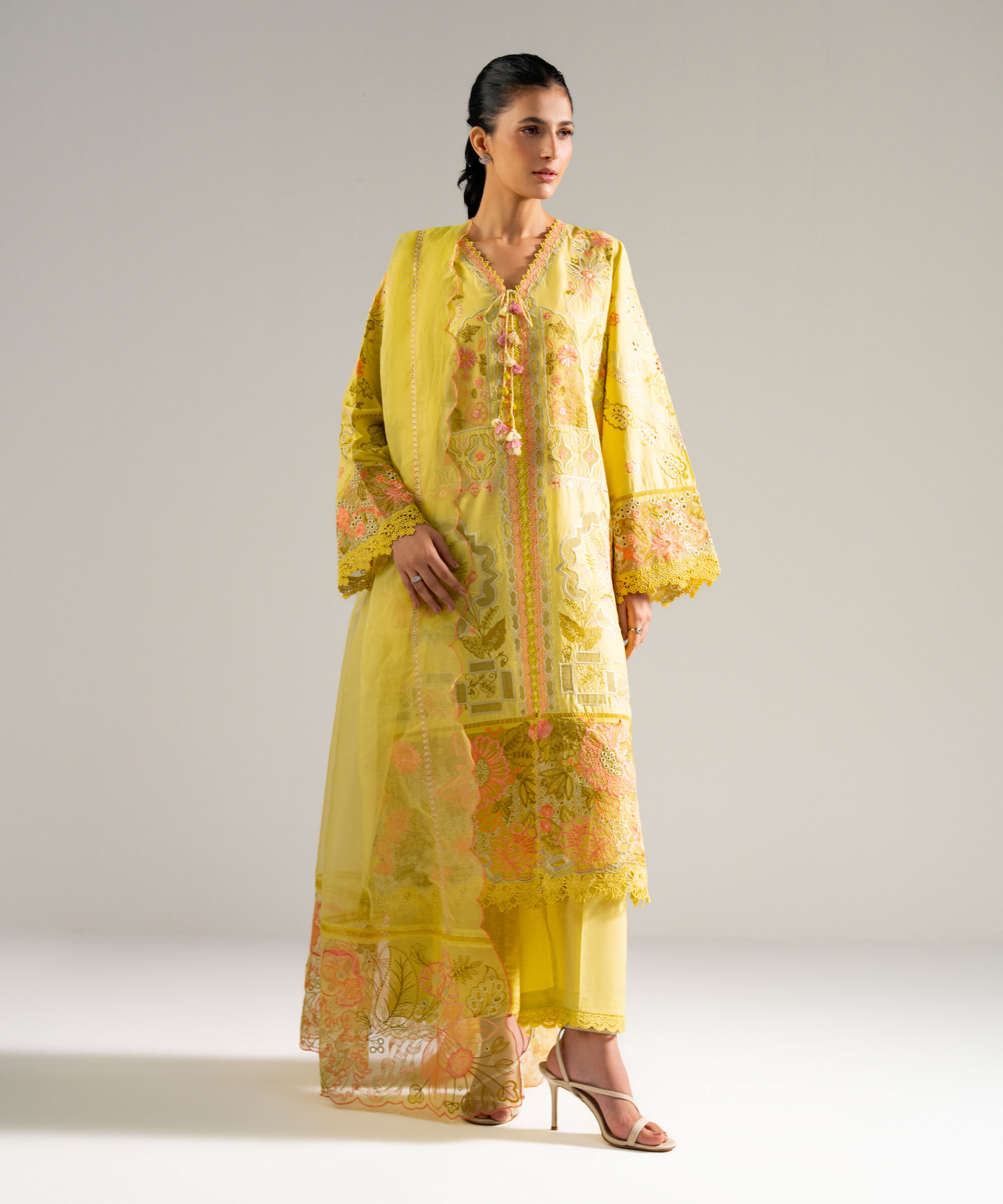 Retail Price: 25990/-PKR