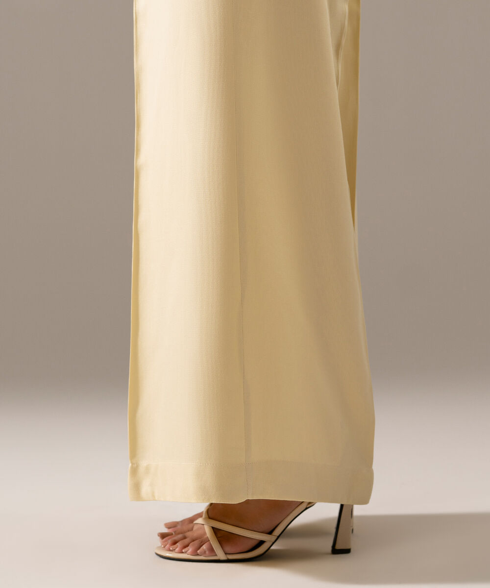 Women's RTW Bedford Solid Off White Flared Pants
