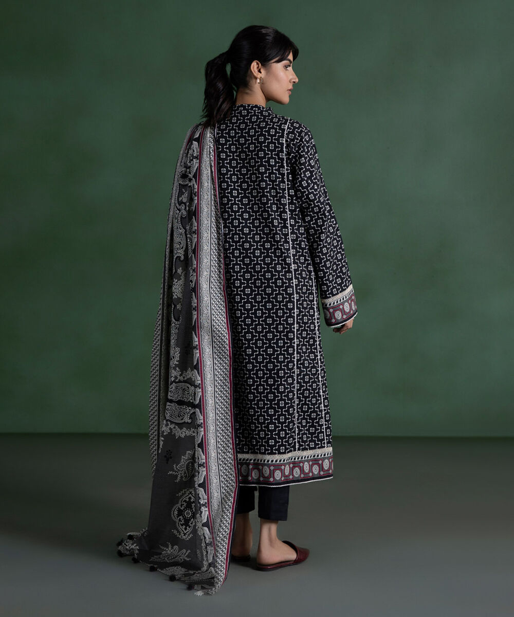 Sapphire Unstitched Winter 2 Black And Grey Three Piece