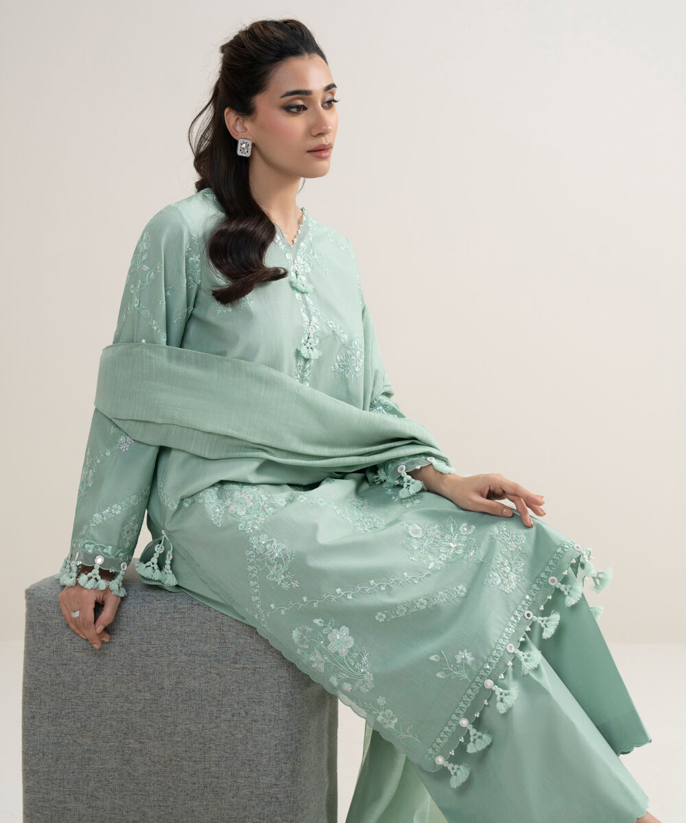 Women's Unstitched Textured Lawn Embroidered Green 3 Piece Suit