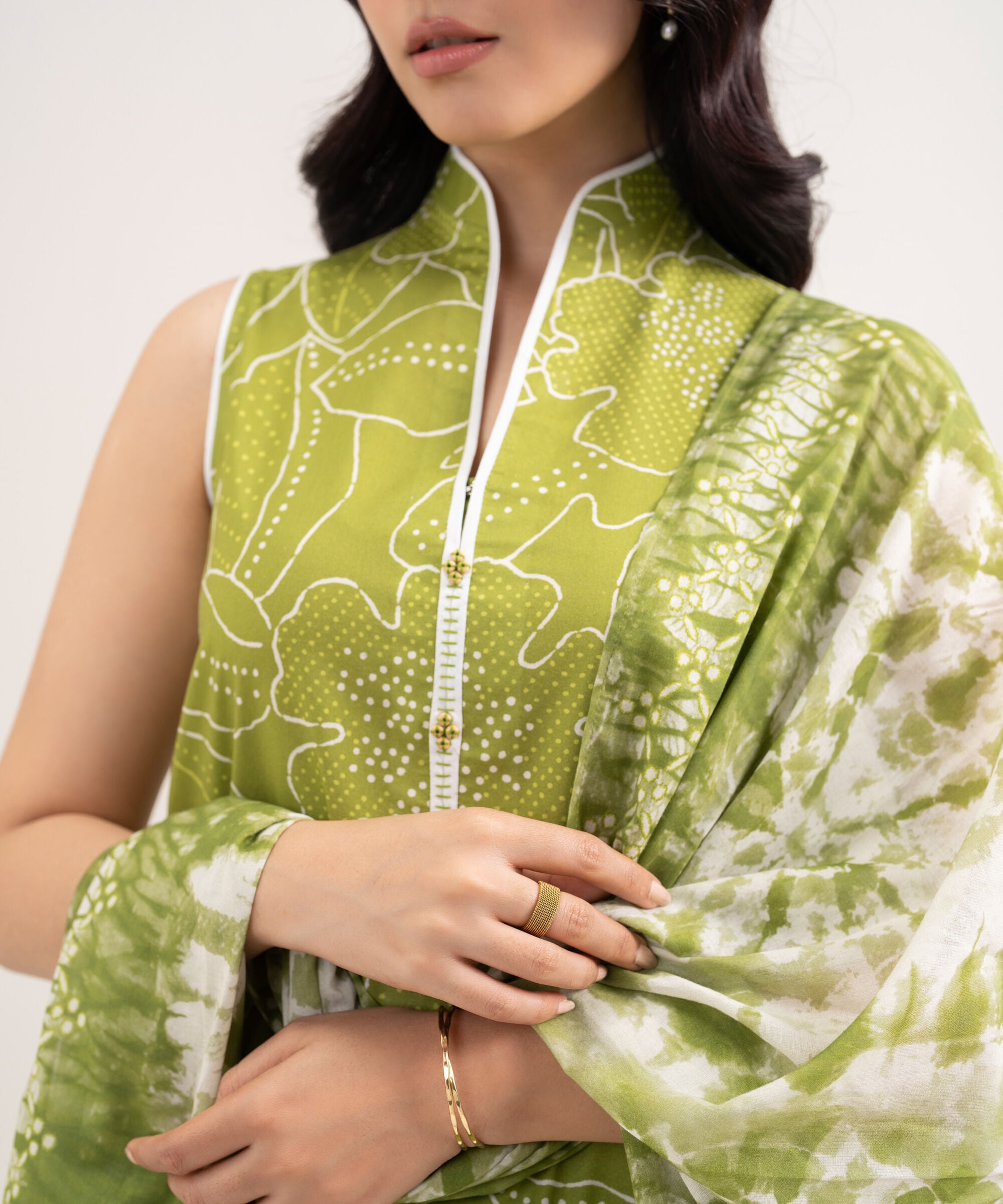 Unstitched 3 Pc Lawn PDYS26V334TS