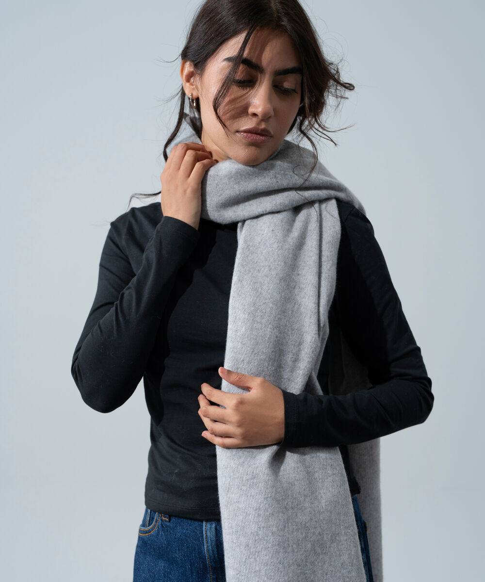 Women's Western Wear Light Grey Polyester Solid Woolen Scarf
