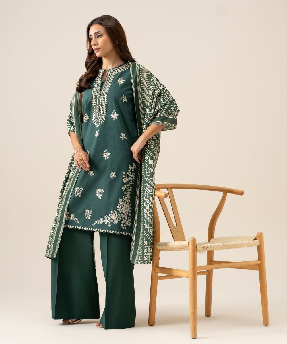 Women's Unstitched Basic Khaddar Embroidered Green 3 Piece Suit