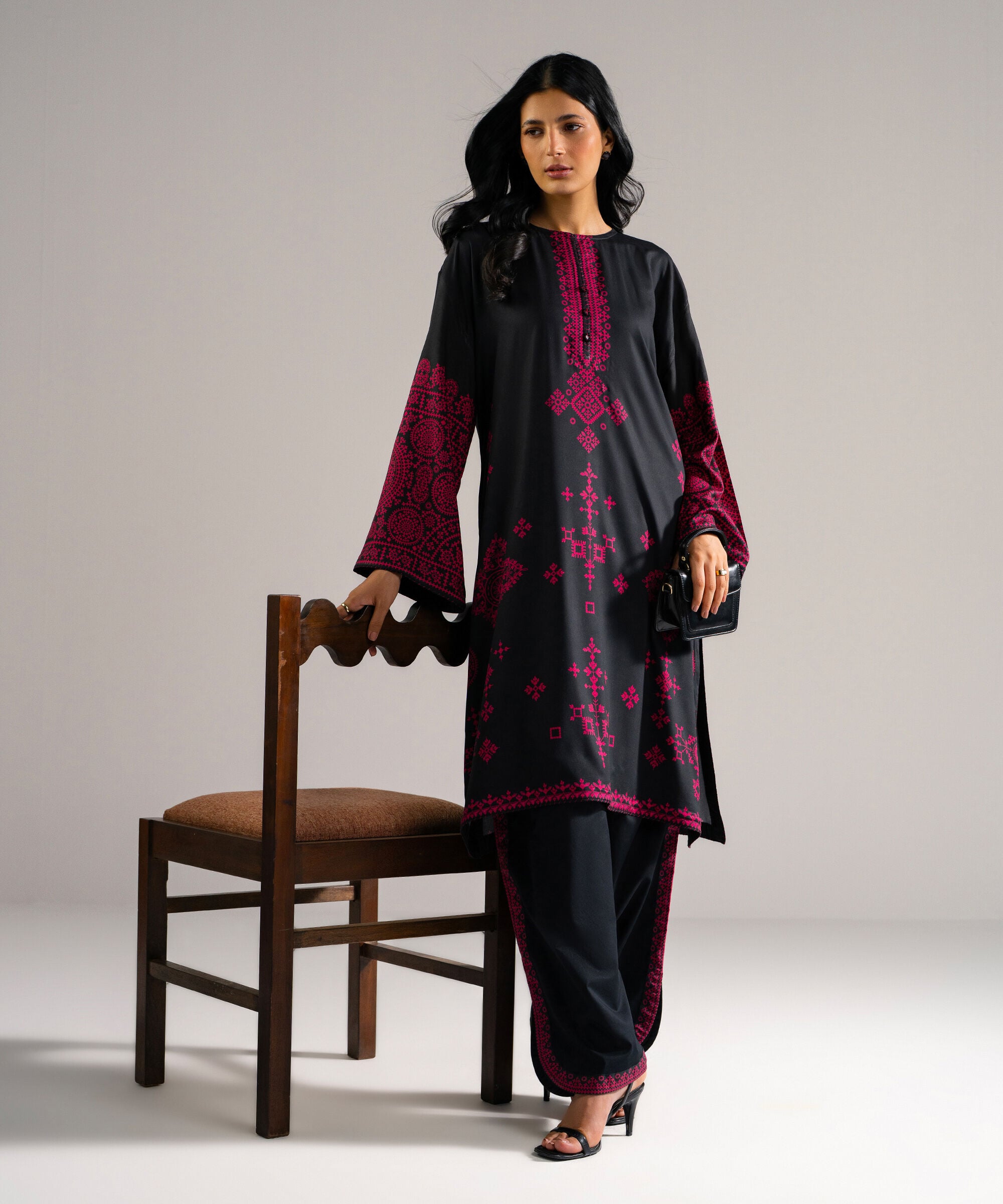 Retail Price: 5990/-PKR