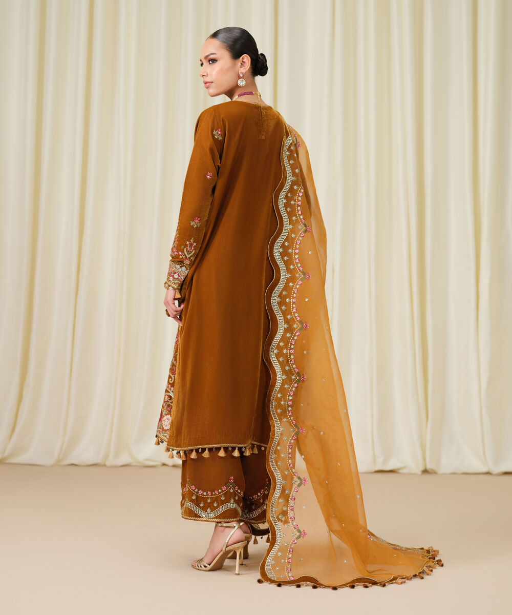 Women's Unstitched Embroidered Velvet Fuchsia 3 Piece Suit