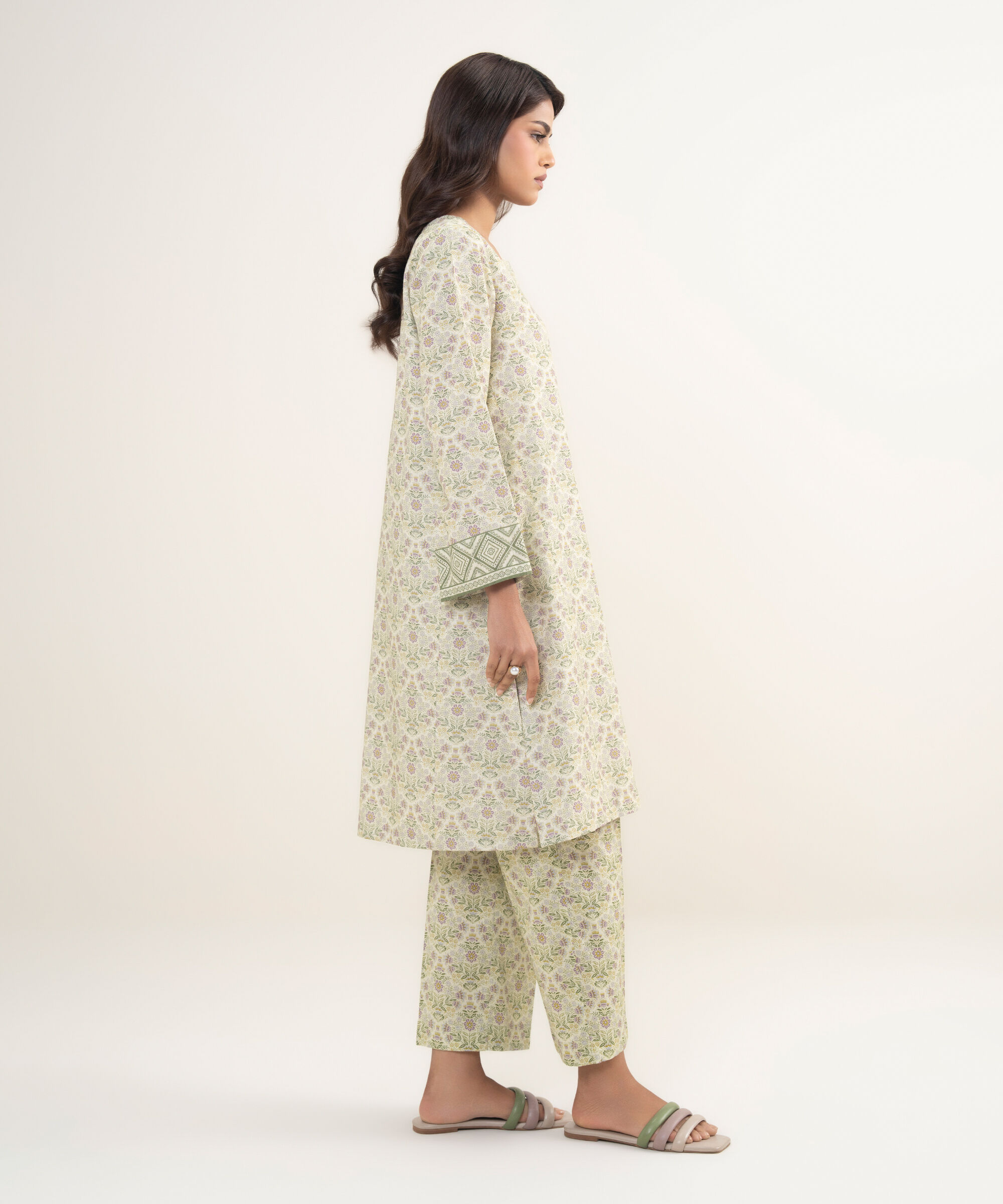 Unstitched 2 PC 00U3PDD25V96