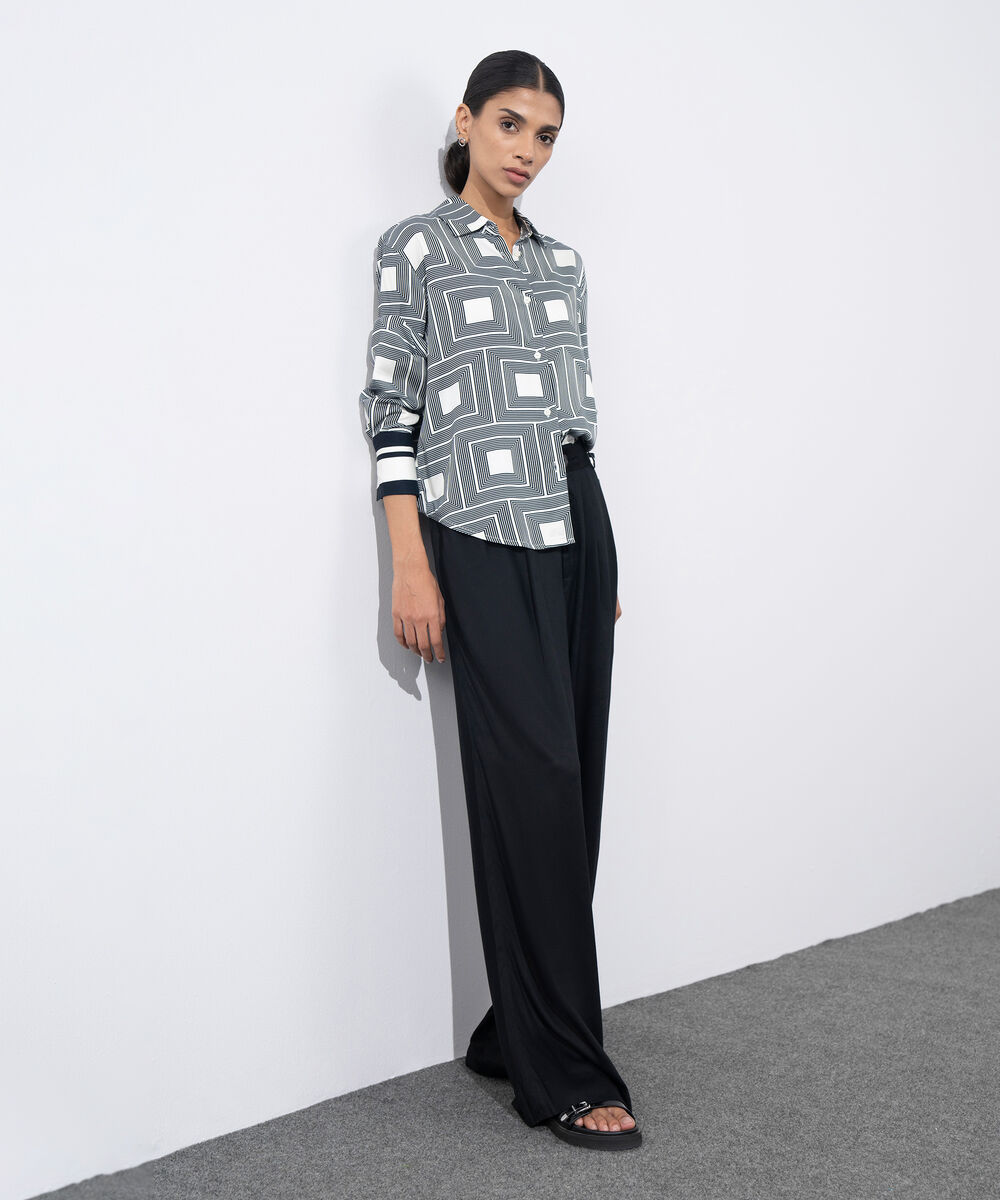 Women's Western Wear Black & White Printed Regular-Fit Shirt