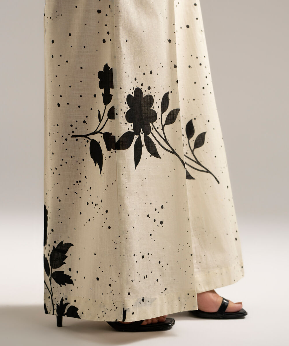 Women's RTW Cross Hatch Printed White Flared Pants