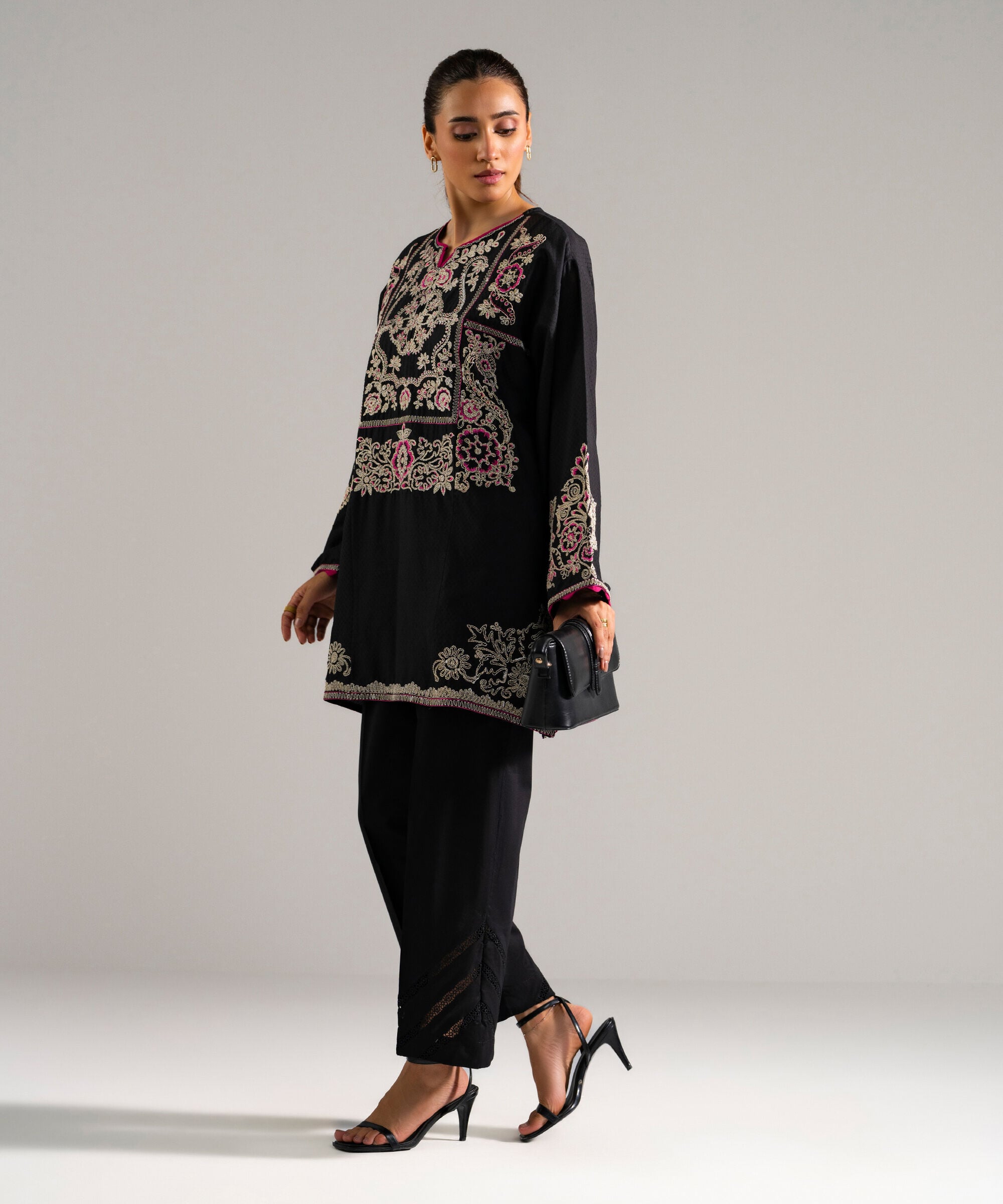 Retail Price: 13990/-PKR