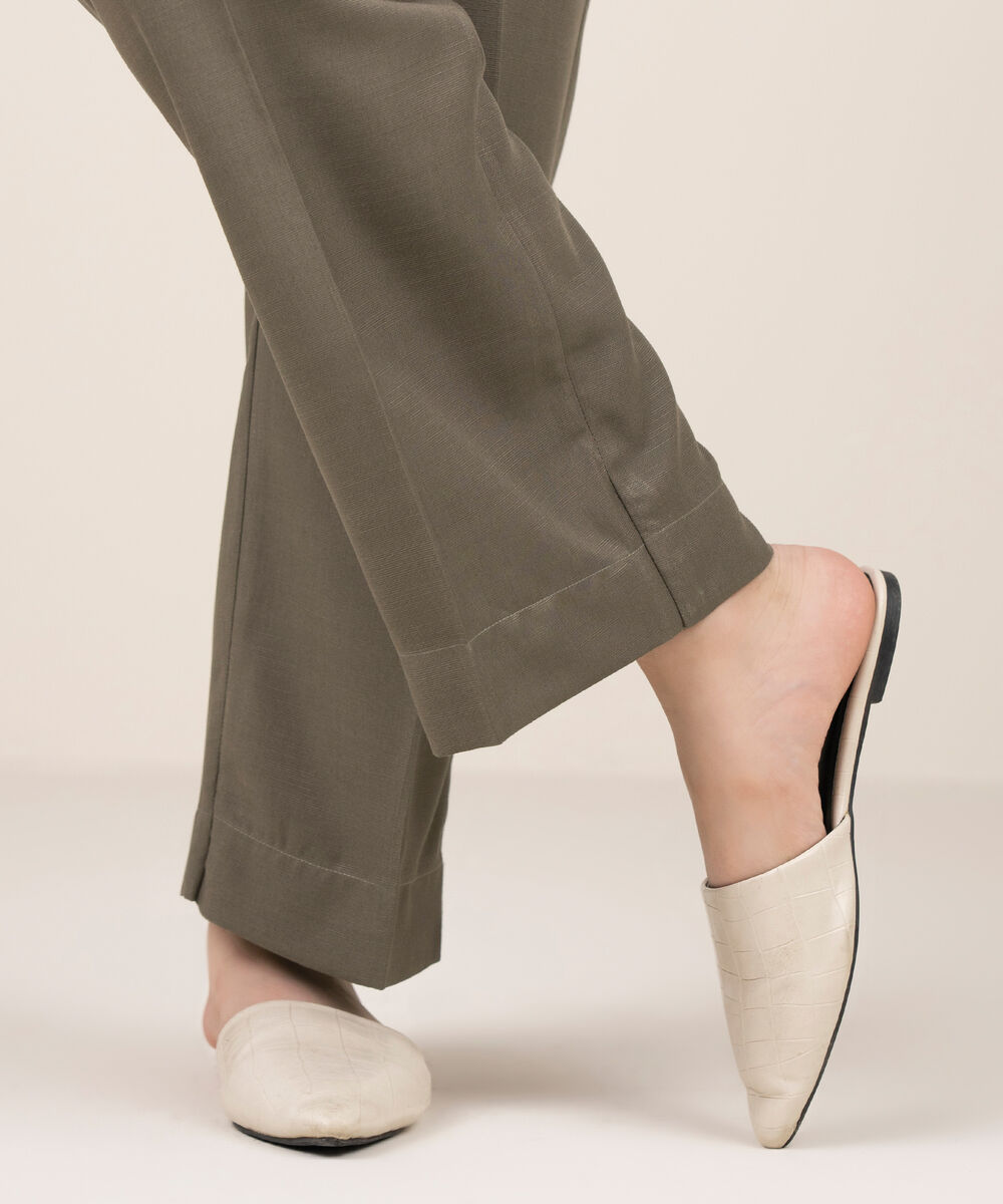 Women's RTW Herringbone Solid Grey Straight Pants