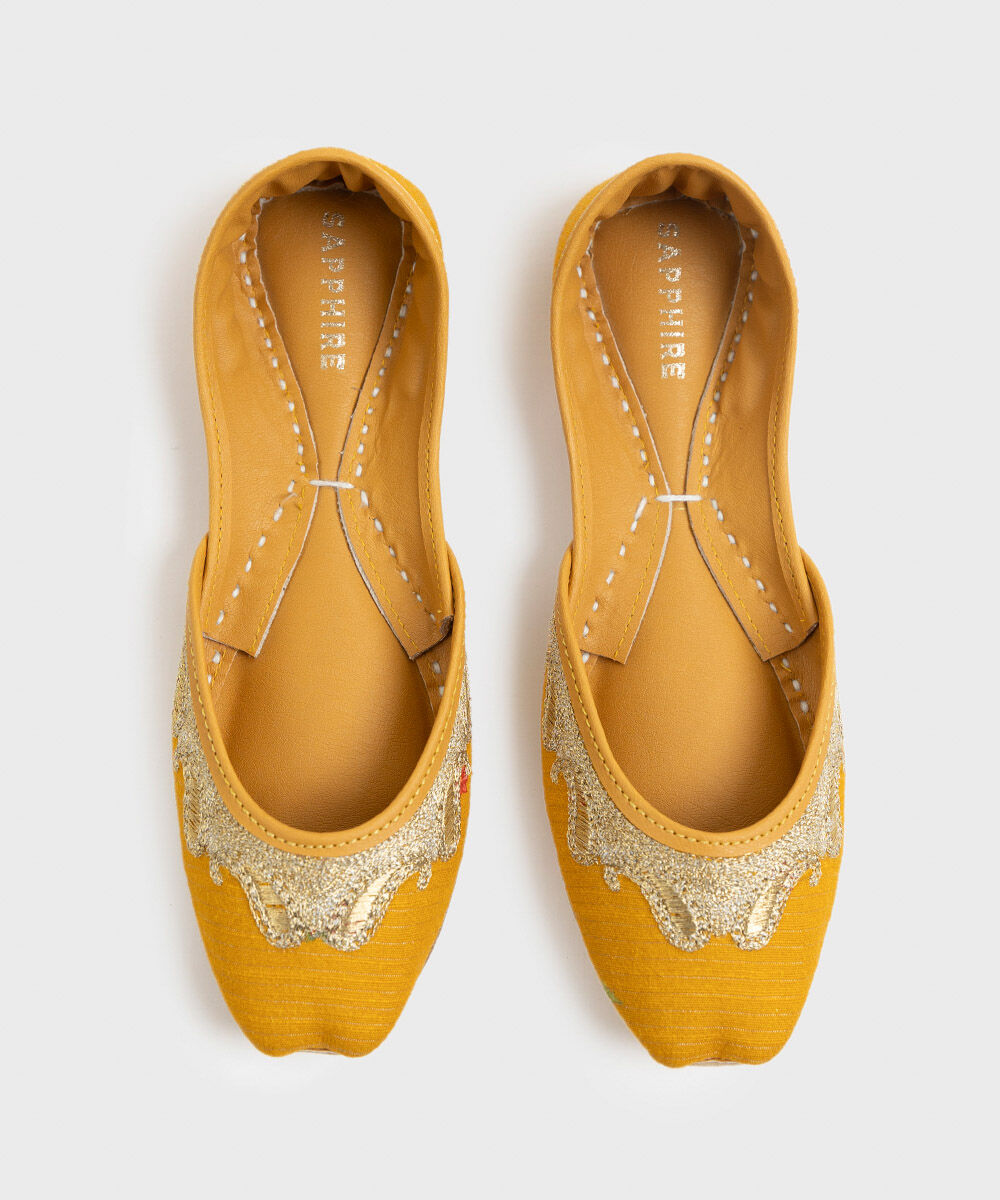 Woman - Yellow Embroidered Khussas