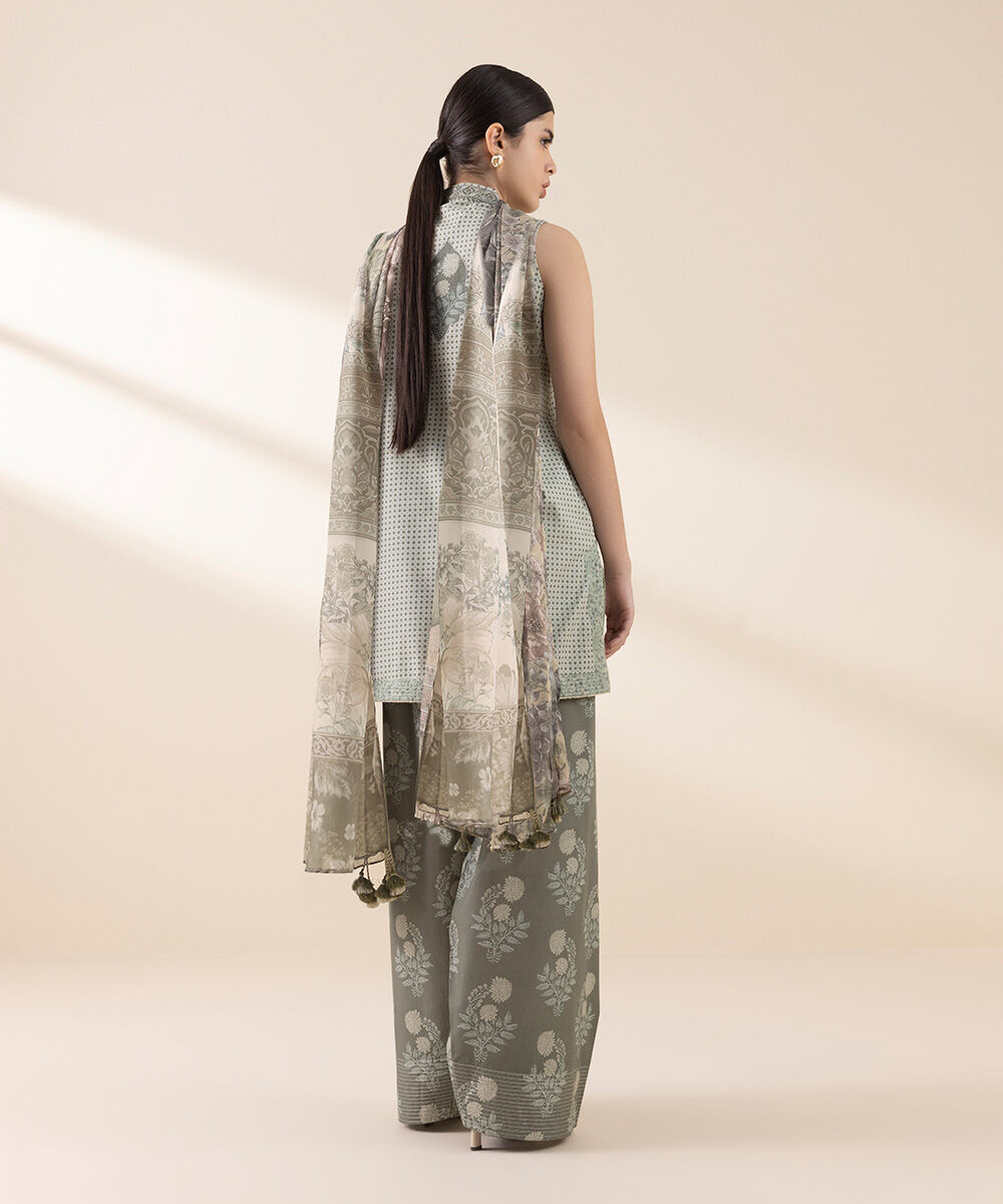 Unstitched Women's Embroidered Lawn Off white Three Piece Suit